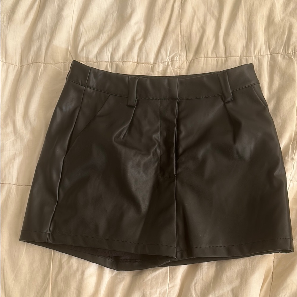 FREE With BUNDLE Black Faux Leather Shorts - Picture 2 of 4